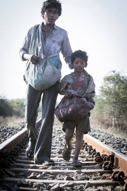 Lion - Uma Jornada para Casa Lion - Uma Jornada para Casa