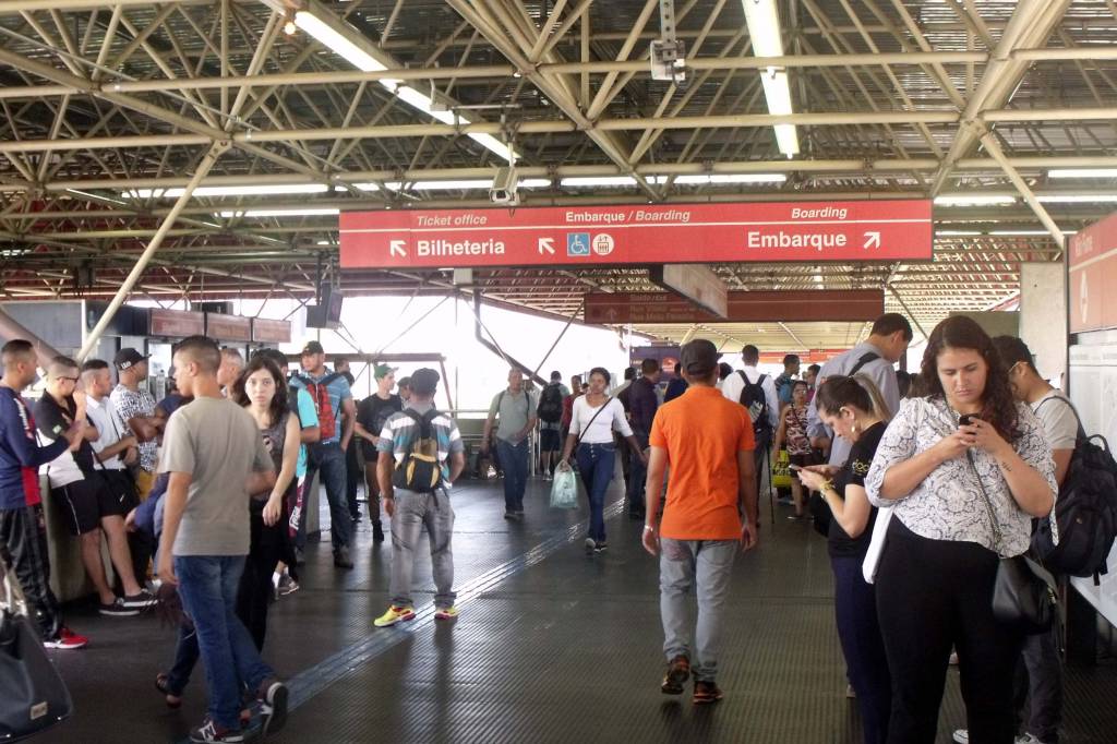 Operação da Linha 3-Vermelha sofre alterações nesta sexta (7) e sábado (8)