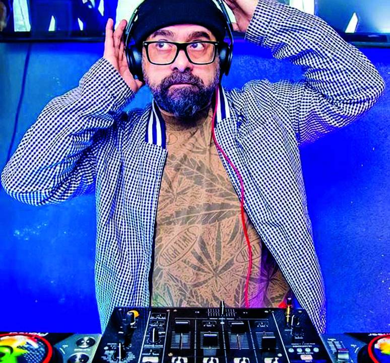 DJ André Pomba em festa