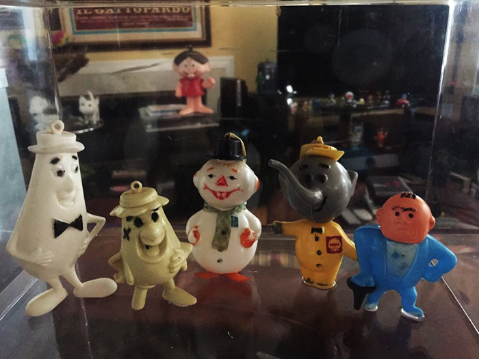 Doze brinquedos que vieram como brinde promocional