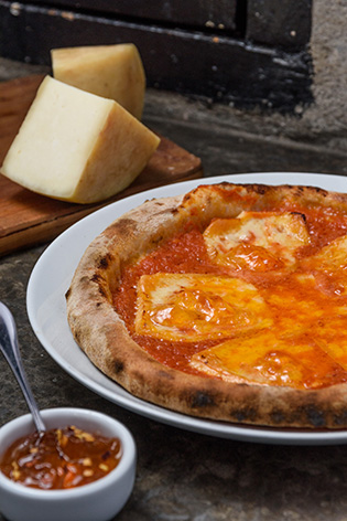 carlos pizza_queijo mantiqueira