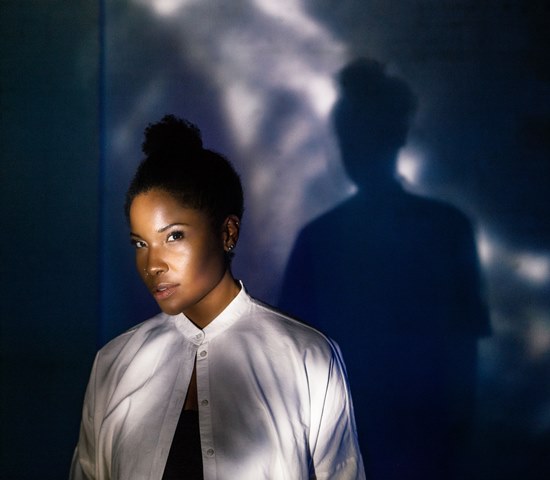 Jesuton: cantora lança 'Home', seu primeiro disco autoral Jesuton: cantora lança 'Home', seu primeiro disco autoral