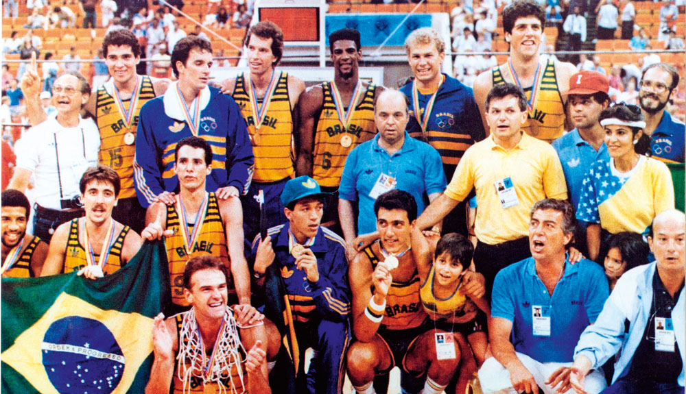 Exposição homenageia título histórico do basquete brasileiro