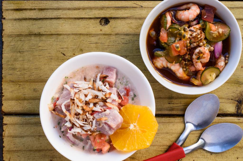 Escadaria de Pinheiros vira sede de evento com comidinhas à venda