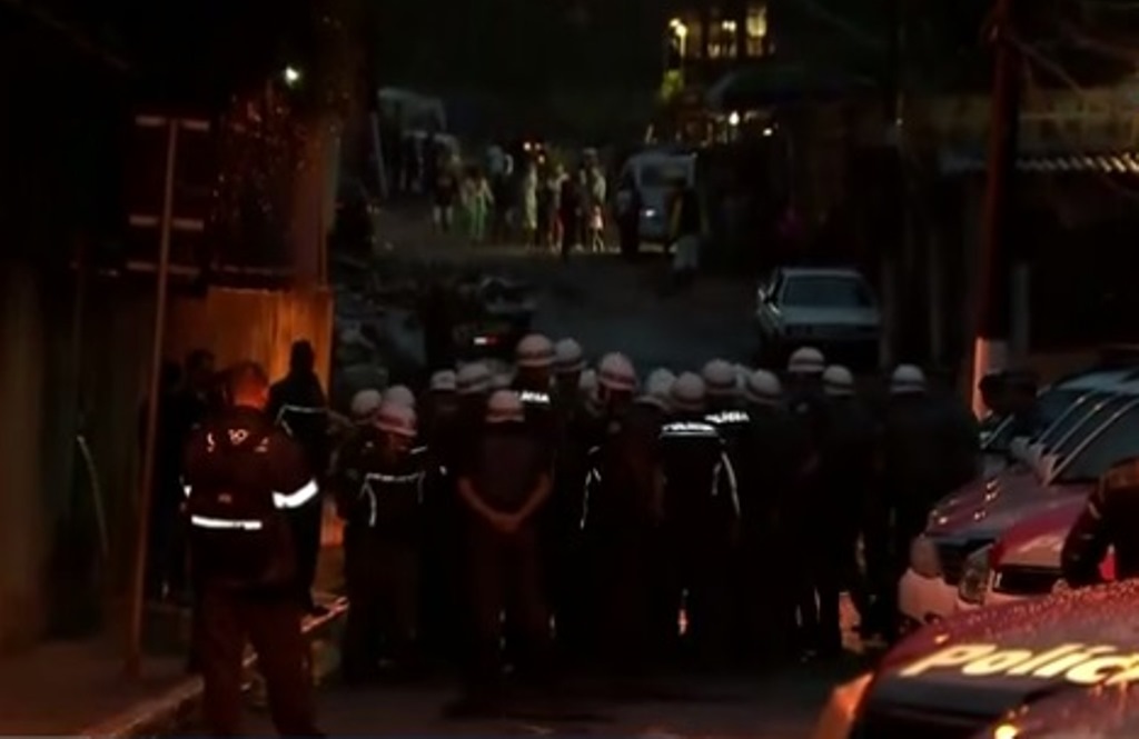 Famílias desocupam área da CDHU na Zona Sul