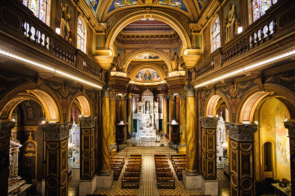 Para atrair fieis, espaços religiosos investem em tecnologia