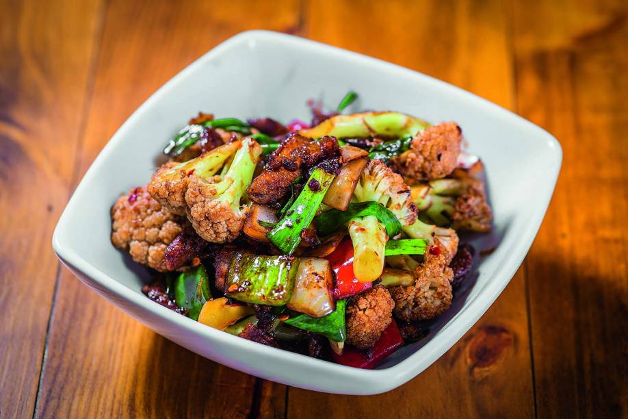 Barriga de porco com vegetais Barriga de porco com vegetais