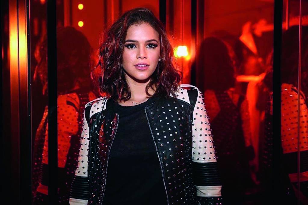 Bruna Marquezine está ficando com administrador de empresas