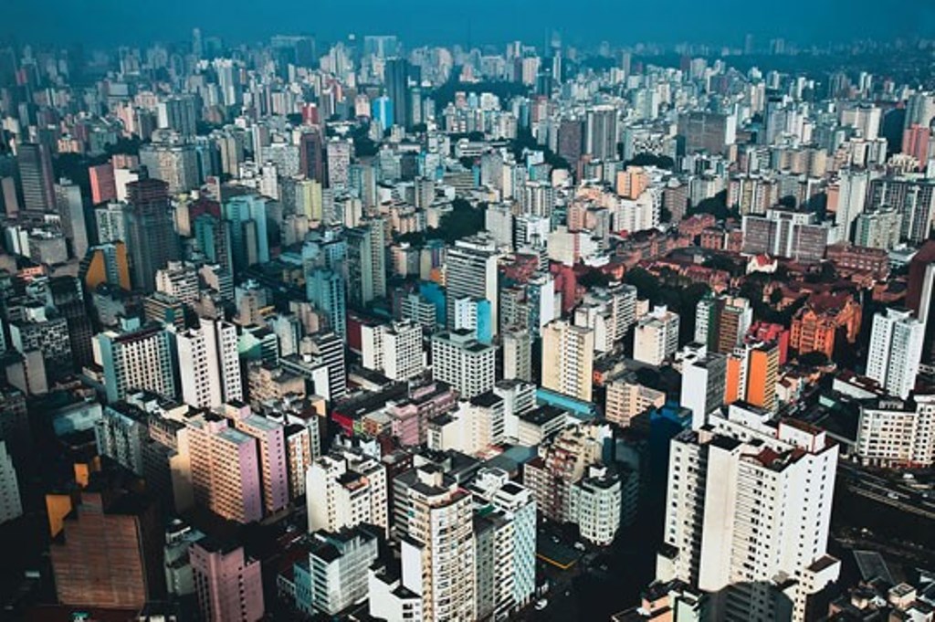 São Paulo enterrará 52 quilômetros de fios em 117 ruas