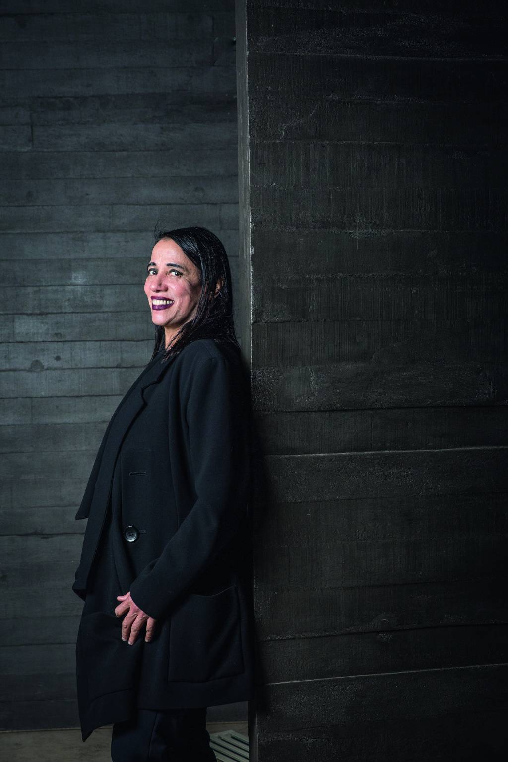 Gloria Coelho faz desfile em homenagem à realeza britânica