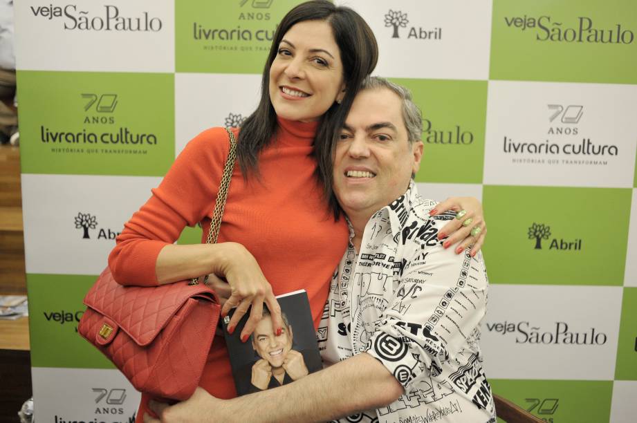 Apresentadora do "MasterChef Brasil" e responsável pela revista "Claudia", da Editora Abril, Ana Paula Padrão também parabenizou Marco Antonio de Biaggi