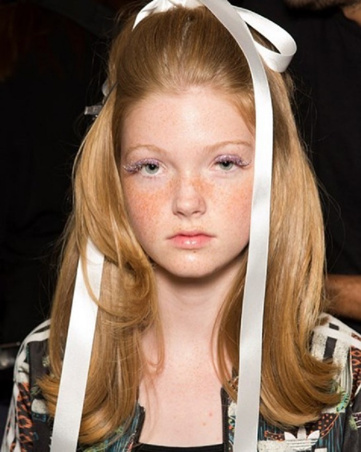 Cabelo de princesa é tendência na Semana de Moda de Londres