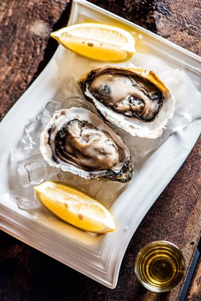 Ostra e caninha Ostra e caninha