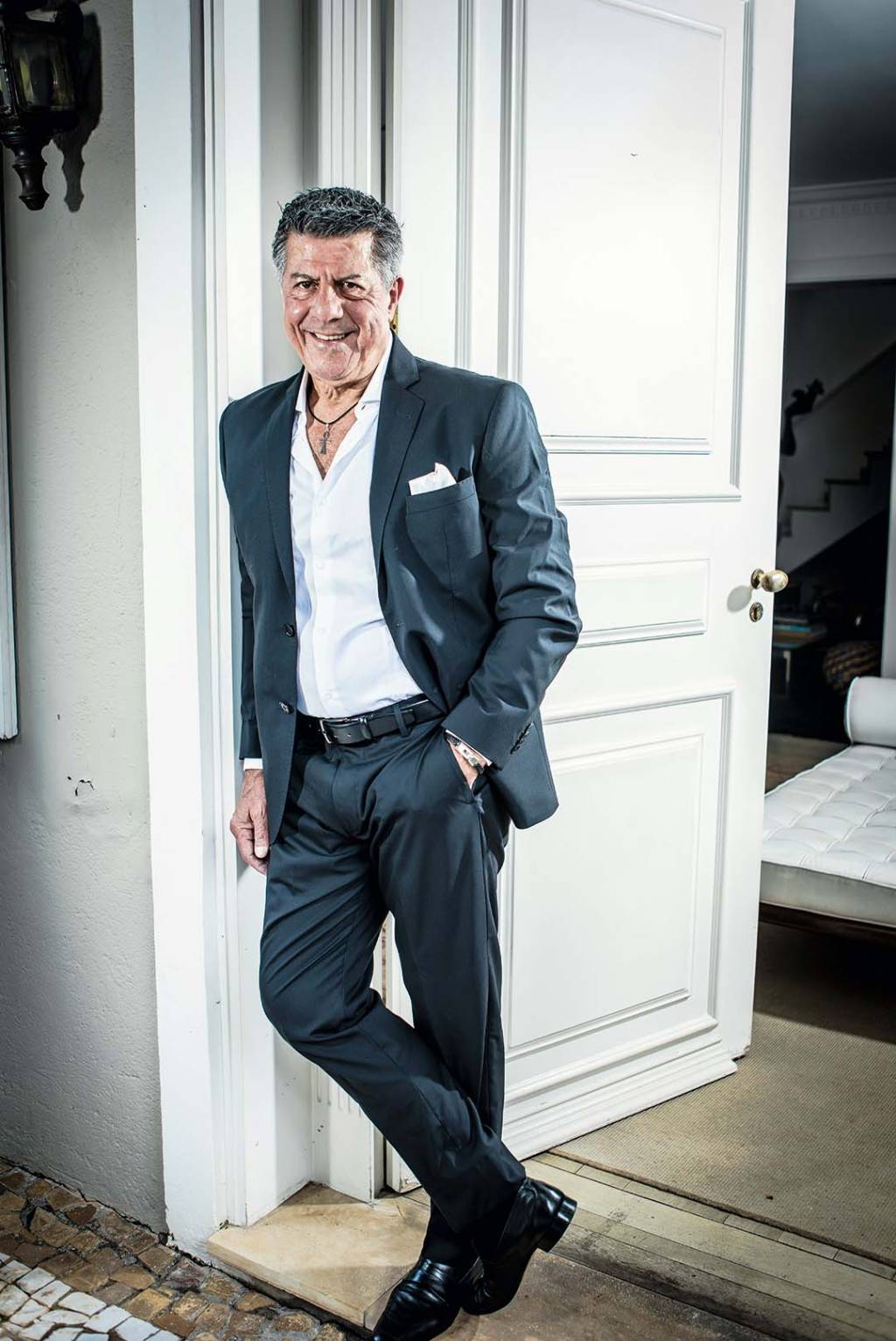 Carlito Gini fará show com canções de Roberto Carlos