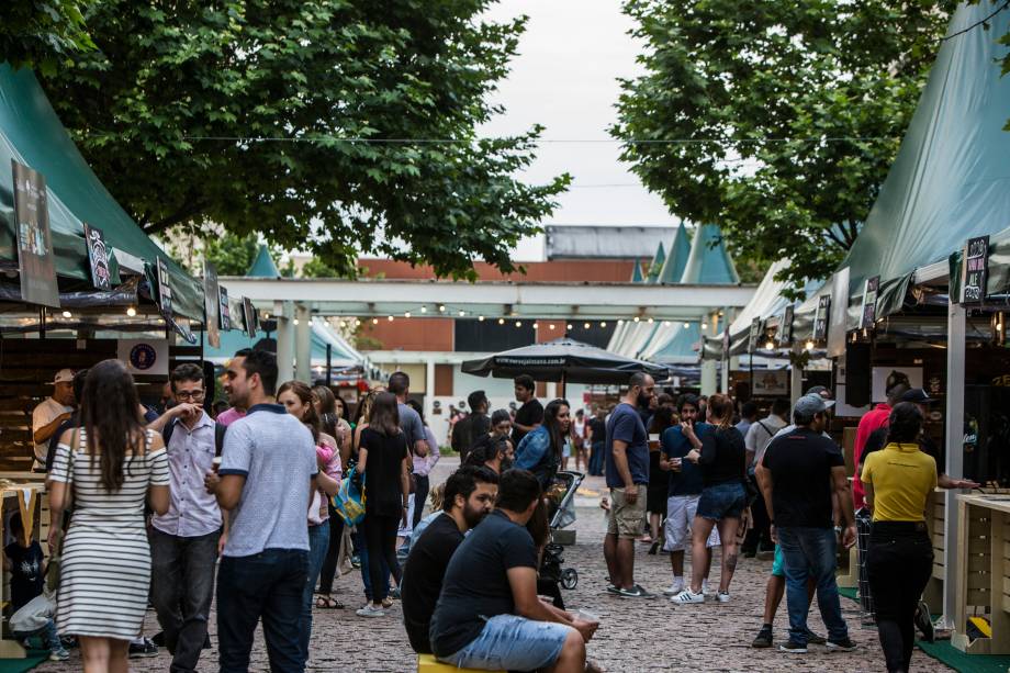 Público se reúne no primeiro final de semana do evento