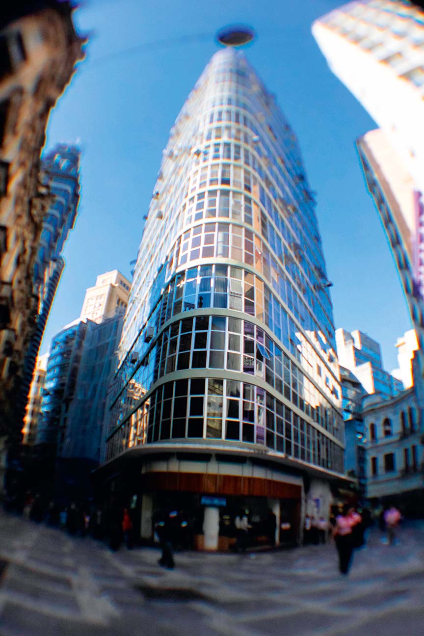 Edifício Triângulo, no centro, tem obra de Di Cavalcanti