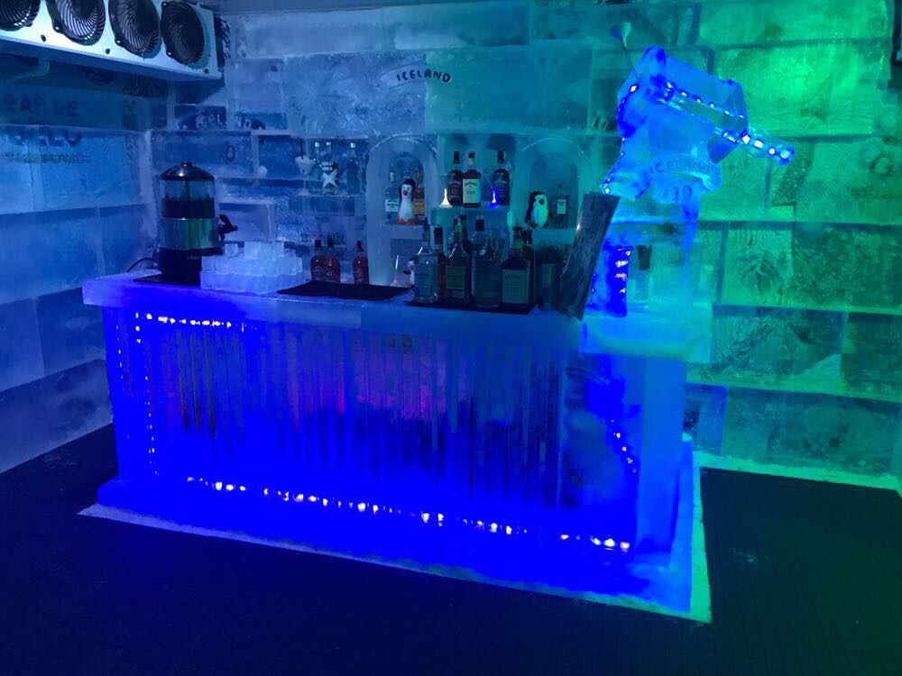 Bar de gelo é a nova atração da Zona Leste