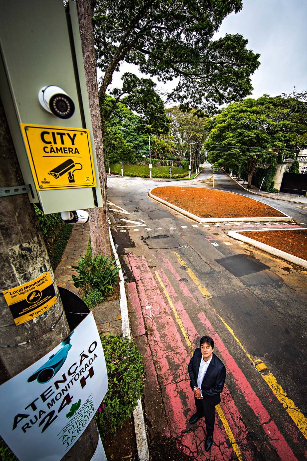 Moradores reforçam a vigilância no Morumbi por conta própria