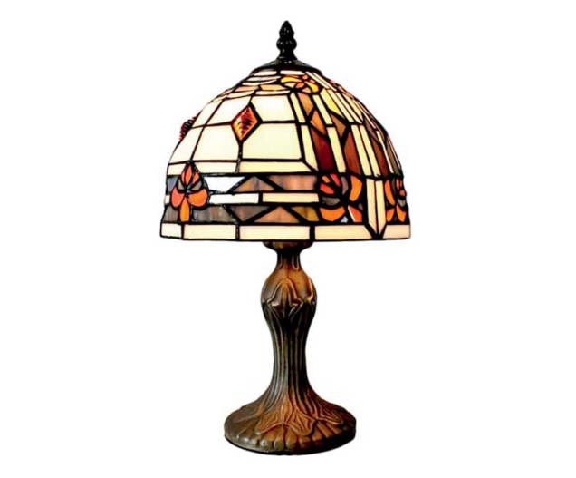 Abajur com cúpula de vidro (36 cm x 20 cm), R$ 459,90. Westwing. Abajur com cúpula de vidro (36 cm x 20 cm), R$ 459,90. Westwing.