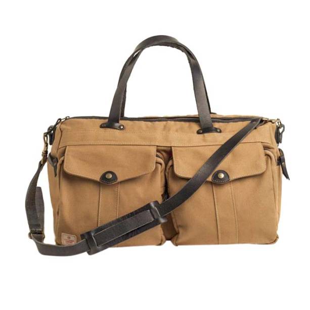 Mala de viagem de lona (55 cm de largura), R$ 520,00. Cutterman Co. Mala de viagem de lona (55 cm de largura), R$ 520,00. Cutterman Co.