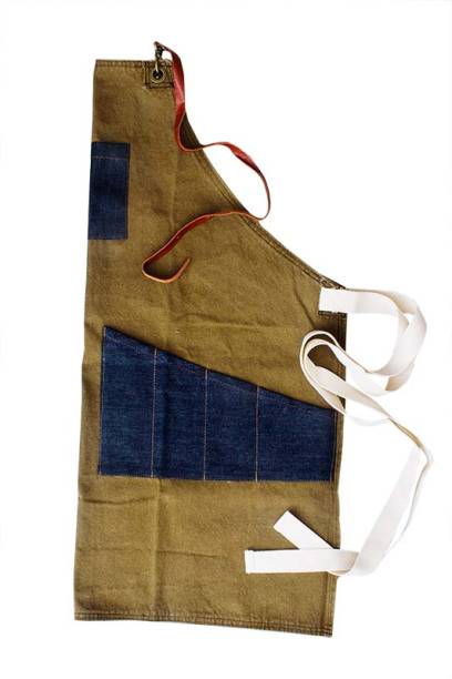 Avental de lona com bolsos de jeans, R$ 129,90. Il Casalingo. Avental de lona com bolsos de jeans, R$ 129,90. Il Casalingo.