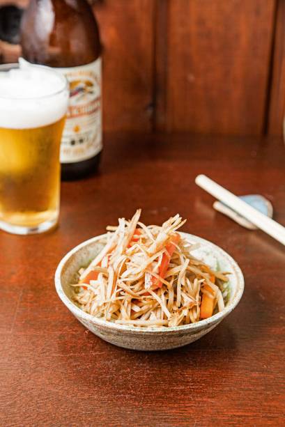 Raiz de bardana e cenoura:R$ 8,00 Raiz de bardana e cenoura:R$ 8,00