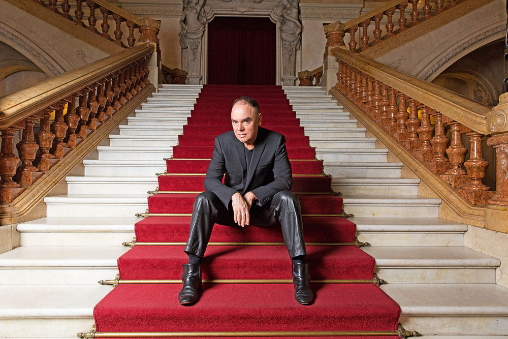 Reinaldo Lourenço abre loja no Shopping Iguatemi