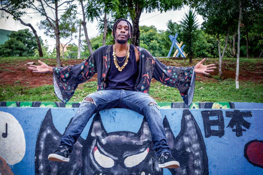 Da Cohab para os palcos, Rincon Sapiência é revelação do rap