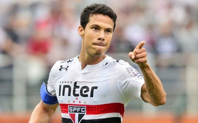 Hernanes pública vídeo para se despedir do São Paulo