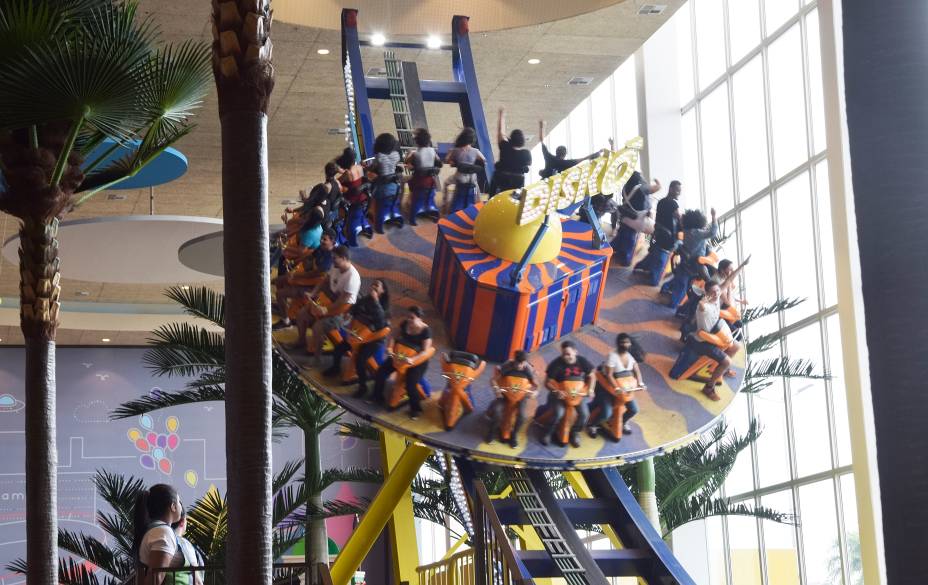 Diskô: para corajosos o brinquedo chega a quase 14 metros de altura Diskô: para corajosos o brinquedo chega a quase 14 metros de altura