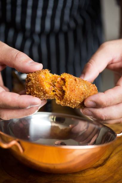 Croquete de abóbora e carne-seca