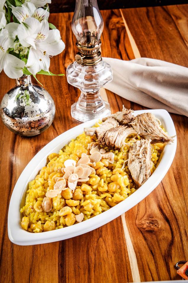 Arroz de frango com açafrão do Farabbud Arroz de frango com açafrão do Farabbud