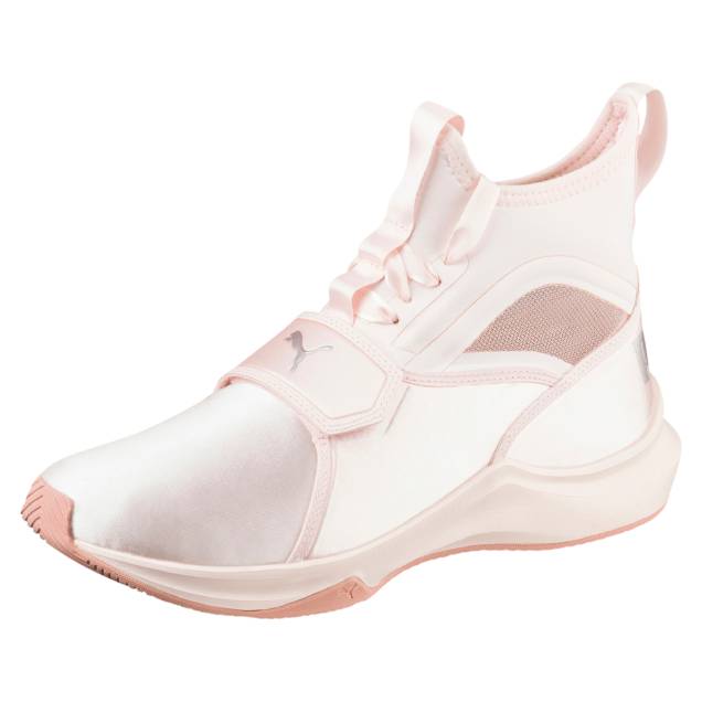 Tênis Phenom Satin bege, por 449,90 reais. Tênis Phenom Satin bege, por 449,90 reais.