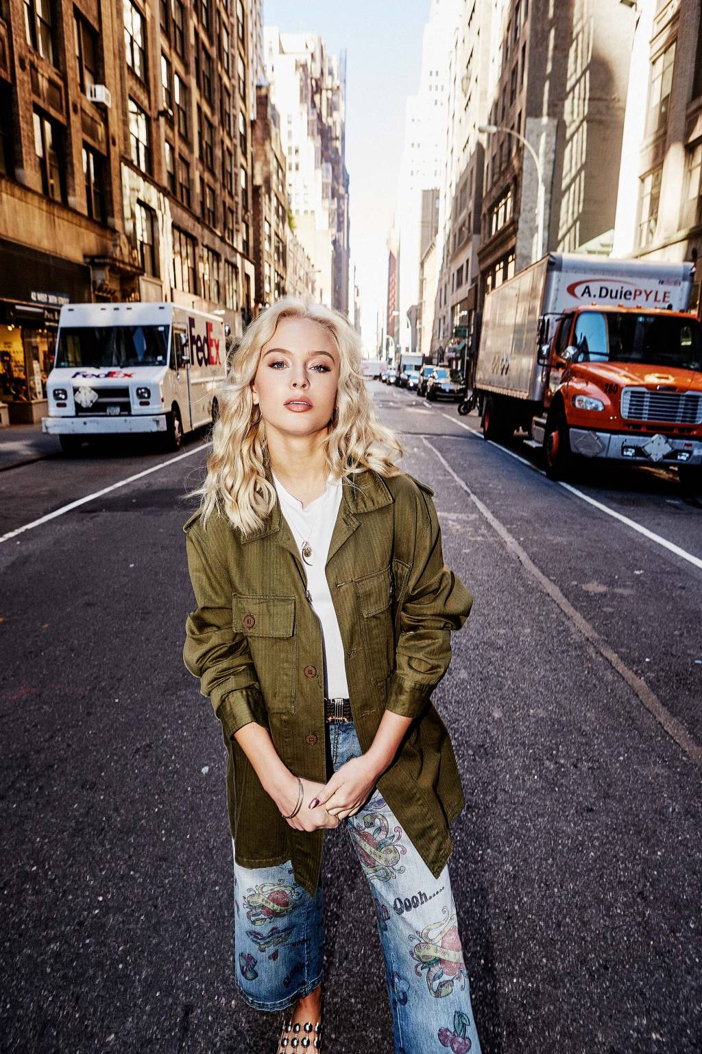 Confira entrevista com Zara Larsson, o novo nome pop do Lollapalooza