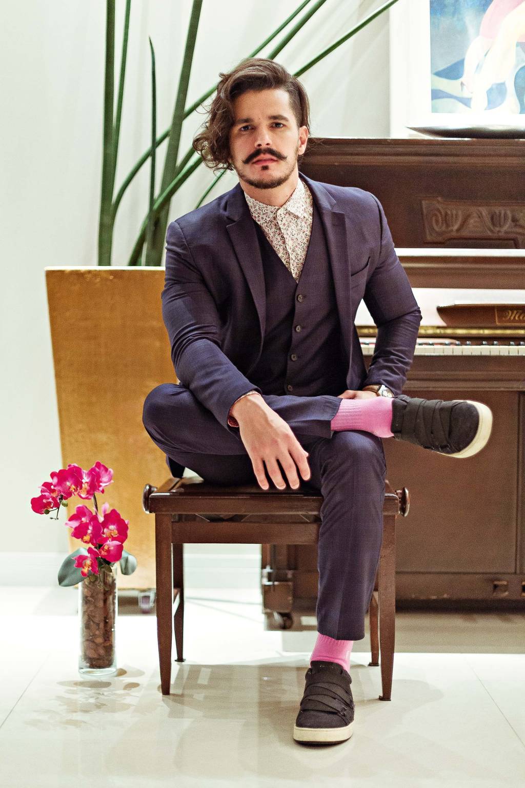 Ator Bruno Lopes filma série sobre negócios de luxo nos Emirados Árabes