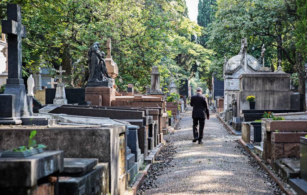 Cheio de obras de arte, Cemitério da Consolação é o mais furtado da cidade