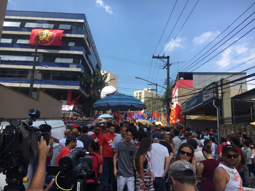Movimento em frente ao sindicato Maurício Xavier