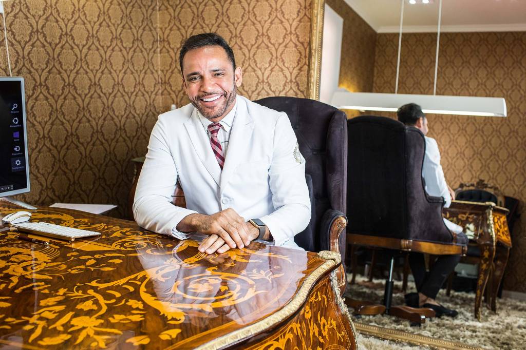 Médico de celebridades compra prédio de 16 milhões nos Jardins