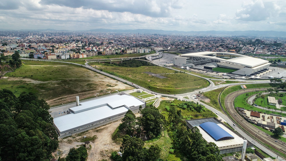 Após Copa, Itaquera tem áreas abandonadas e obras inacabadas