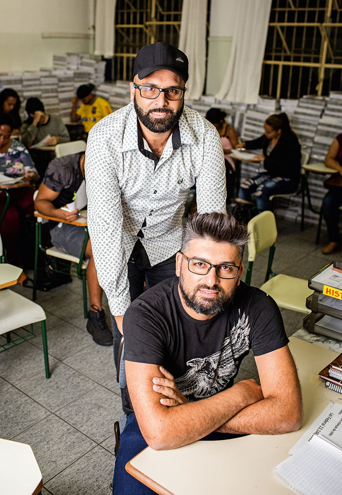 ESCOLA CLARA MANTELLI CIGANOSLM2.jpg