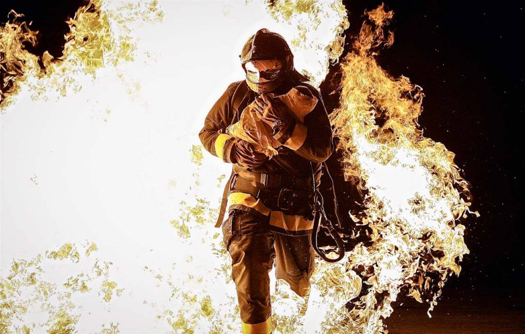 Fotógrafo retrata o cotidiano dos bombeiros da cidade