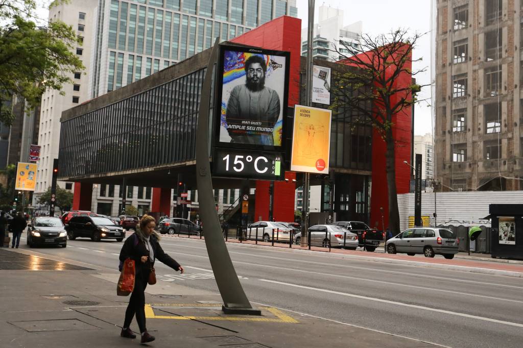 Frente fria derruba temperaturas em São Paulo neste final de semana