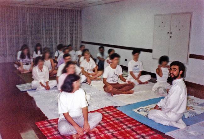 prem baba em aula de meditação nos anos 80