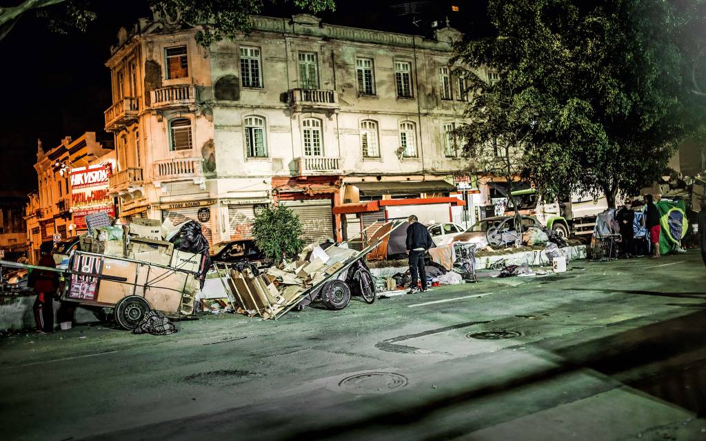 Com medo, moradores atrasam ocupação de prédio na Cracolândia