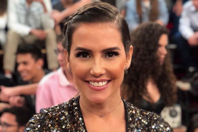 Deborah Secco conta que apanhou ao ser confundida com garota de programa