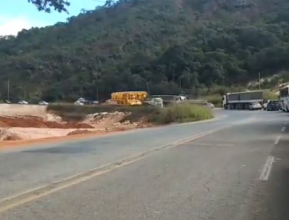 Grupo de alunos da USP sofre acidente em estrada de Minas Gerais