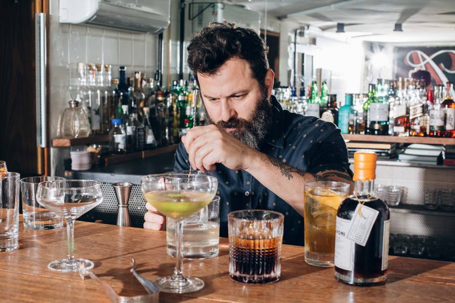 Alexandre D'Agostino: dono do Apothek, recebeu o título de bartender do ano no guia COMER & BEBER 2018/2019