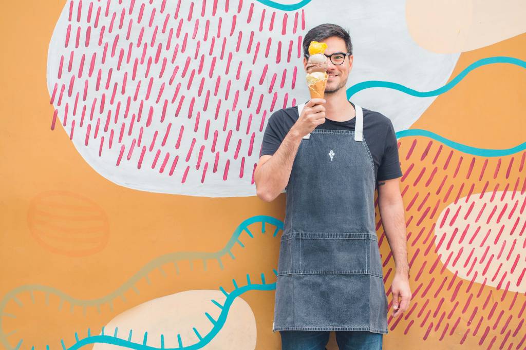 O melhor sorveteiro de São Paulo atrai enormes filas com gelados criativos