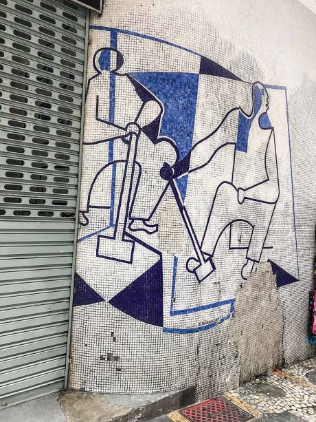 Painel de Di Cavalcanti,do Edifício Triângulo,projetado por OscarNiemeyer (1952-1955):tombado em 2004