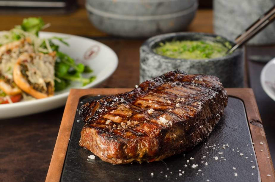 Assado de tira: expedido da grelha do Nice To Meat U Assado de tira: expedido da grelha do Nice To Meat U